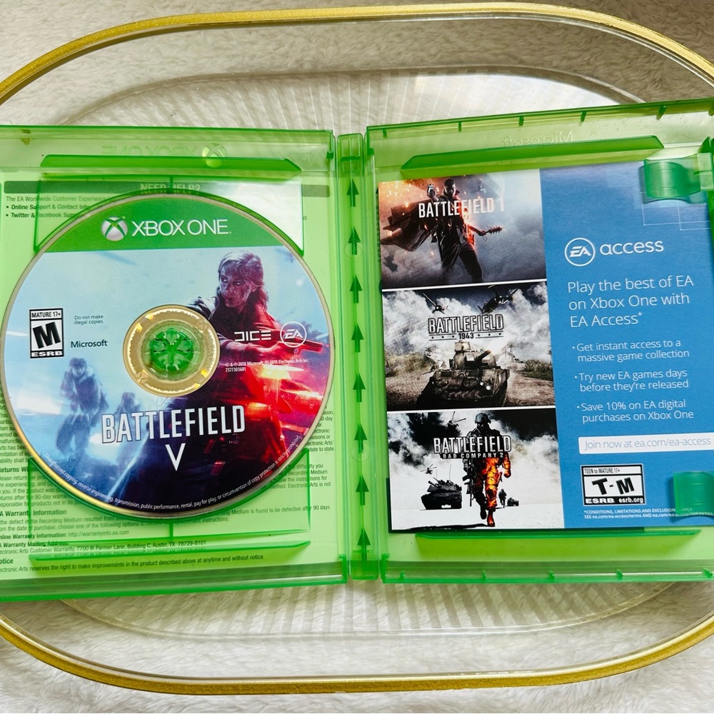Battlefield V – Xbox One Game Disc (Pre-Owned) – NWT - Picture 2 of 4